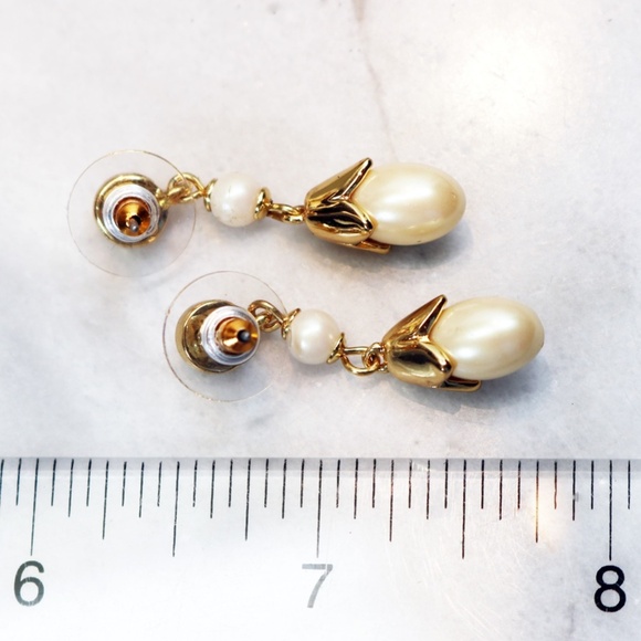 🏆 Elegant Carolee Pearl Drop Gold Tone Earrings NWT 💫 - Picture 7 of 10